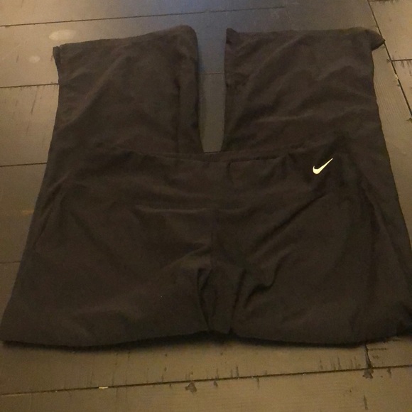 Nike Workout Capris - Sz small - Picture 1 of 6